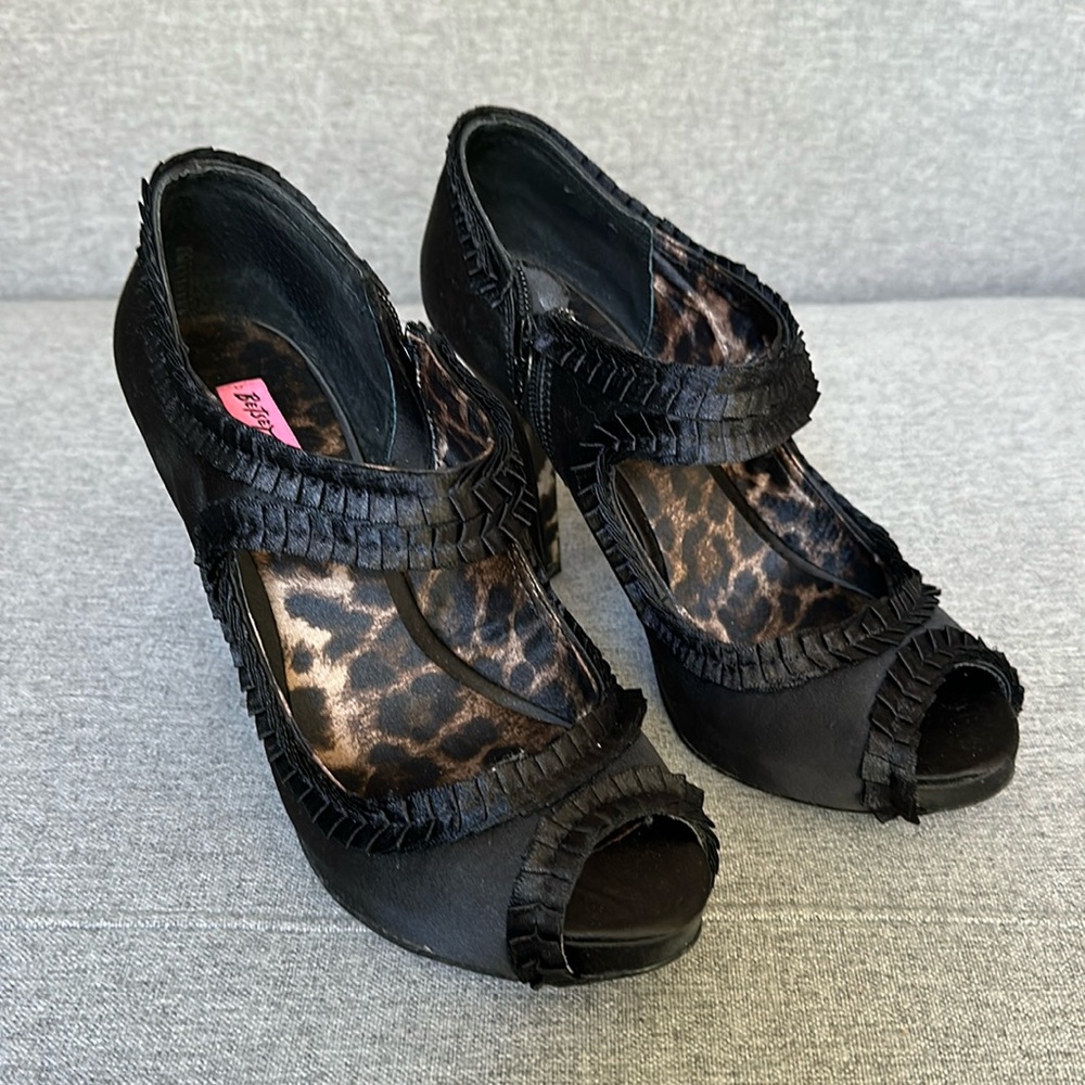 Betsey Johnson Peep toe pumps